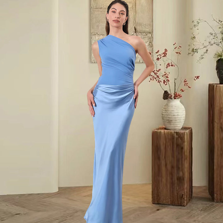 Damer Elegant Asymmetrisk Kveldsdrakt med Glitrende Sateng Skjora