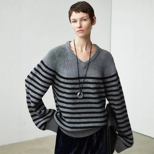 Dame casual V-hals genser med striper Skjora
