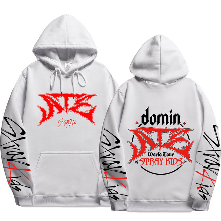 Dame hoodie med iøynefallende grafisk design Skjora