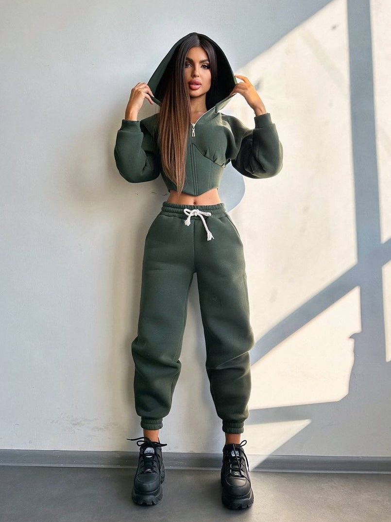 Kvinnegens cropped sweatshirt dress med høy krage og justerbar midje Skjora