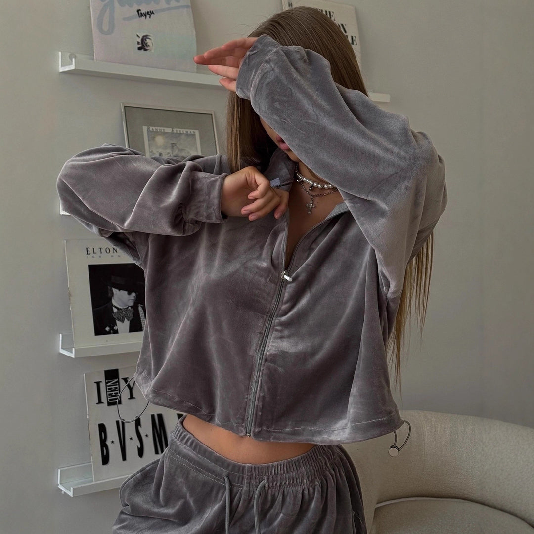 Kvinnors sammetsliknande fritidsset med dragkedja hoodie och löst sittande byxor Skjora