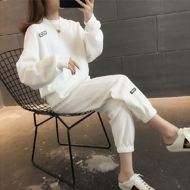 Dame sporty fritidssett med casual snitt og praktiske sidelommer Skjora