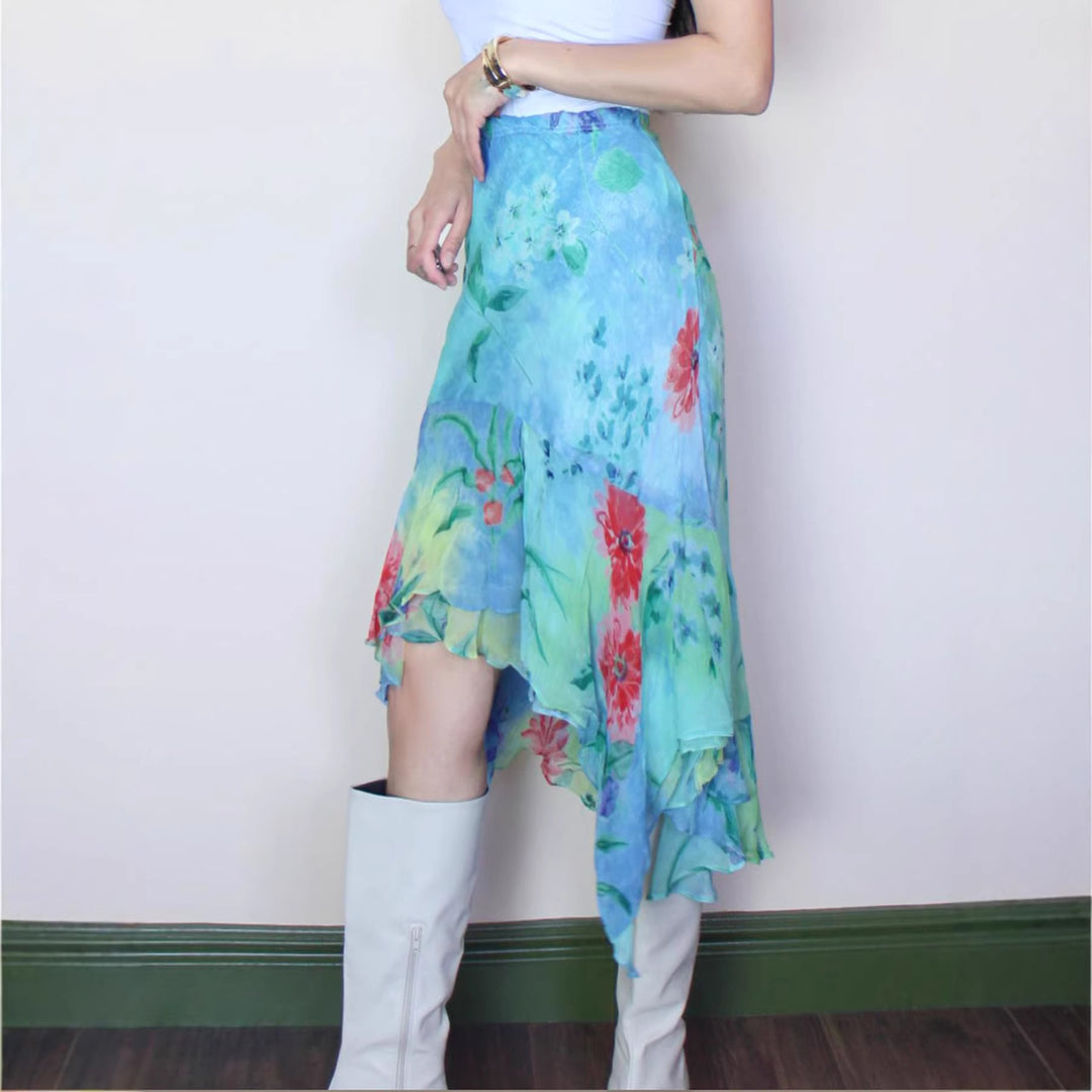 Damer asymmetrisk volangskjørt laget av blomstret chiffon Skjora