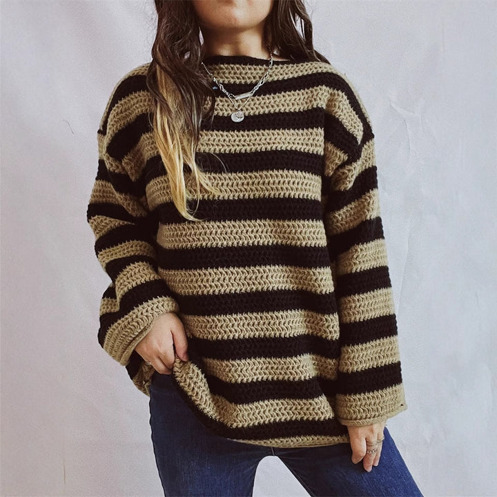 Kvinnenes strikkede oversized genser med bred stripemønster Skjora
