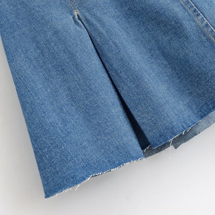 Dame jeans skjørt med en avslappet A-linje fasong og diskrete folder Skjora