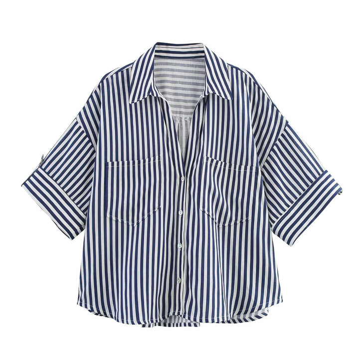 Dame kortermet bluse med fine striper og elegante brystlommer Skjora