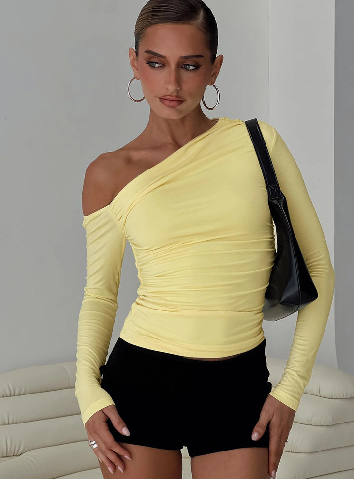 Dame Off-Shoulder Rynkeskjorte med lange ermer og elegant design Skjora