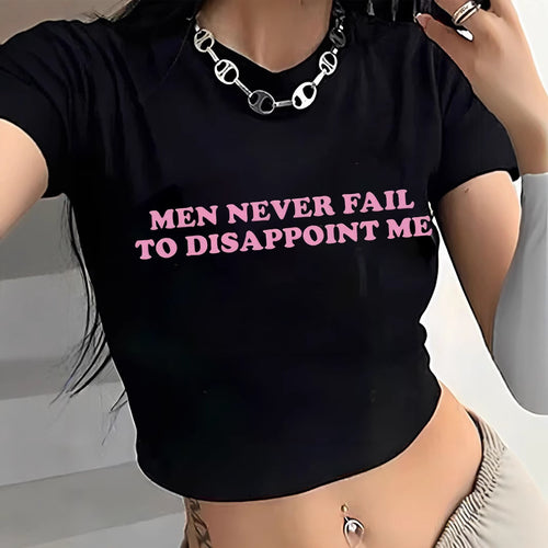 Dame Crop-Shirt med iøynefallende typografisk design Skjora