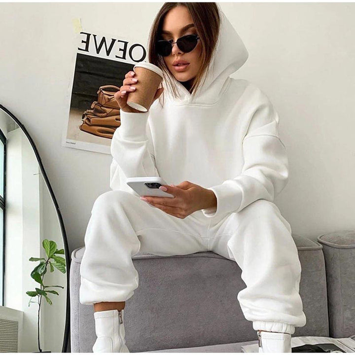 Kvinnenes stilige sweatshirt-outfit med en koselig passform og praktiske lommer Skjora