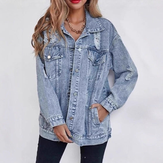 Kvinners oversized denimjakke med fashionable ripped detaljer Skjora