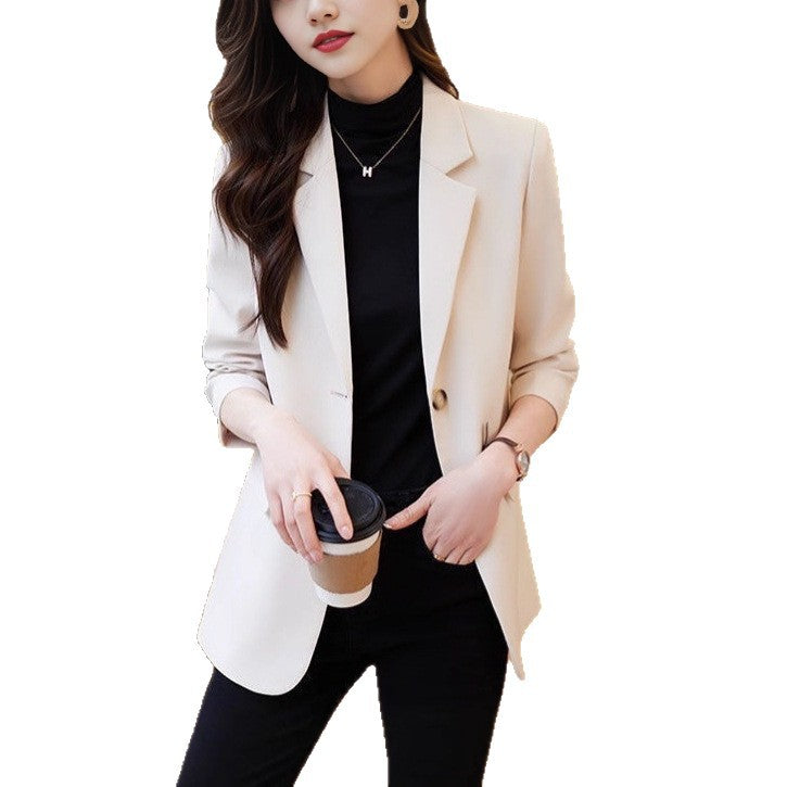 Kvinnes stilige blazer med klassisk snitt og elegante detaljer Skjora