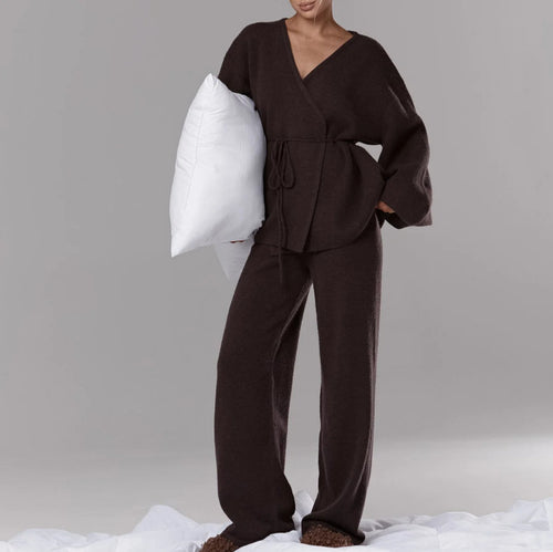 Dames lounge-set med avslappet kimono-topp og behagelige bukser Skjora