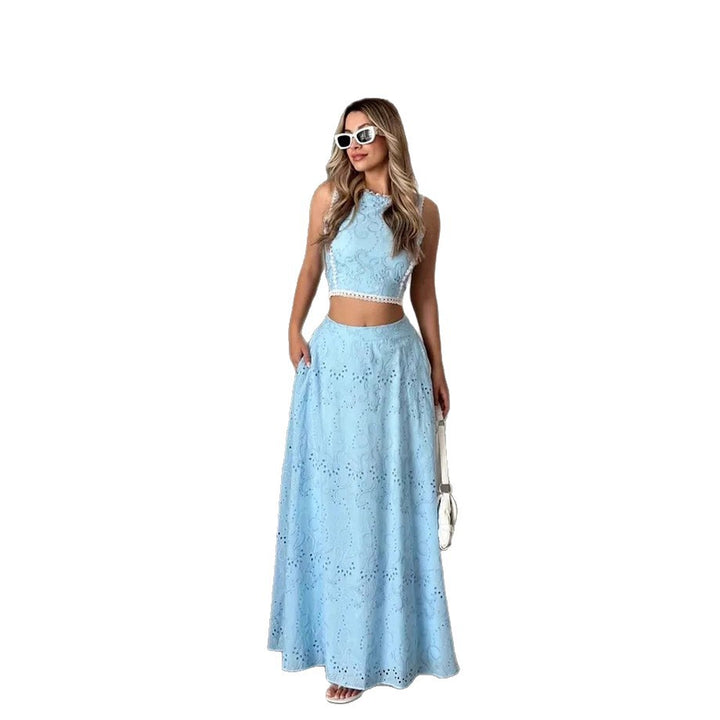 Kvinnenes maxikjole med delikat hullbroderimønster og trendy crop top Skjora