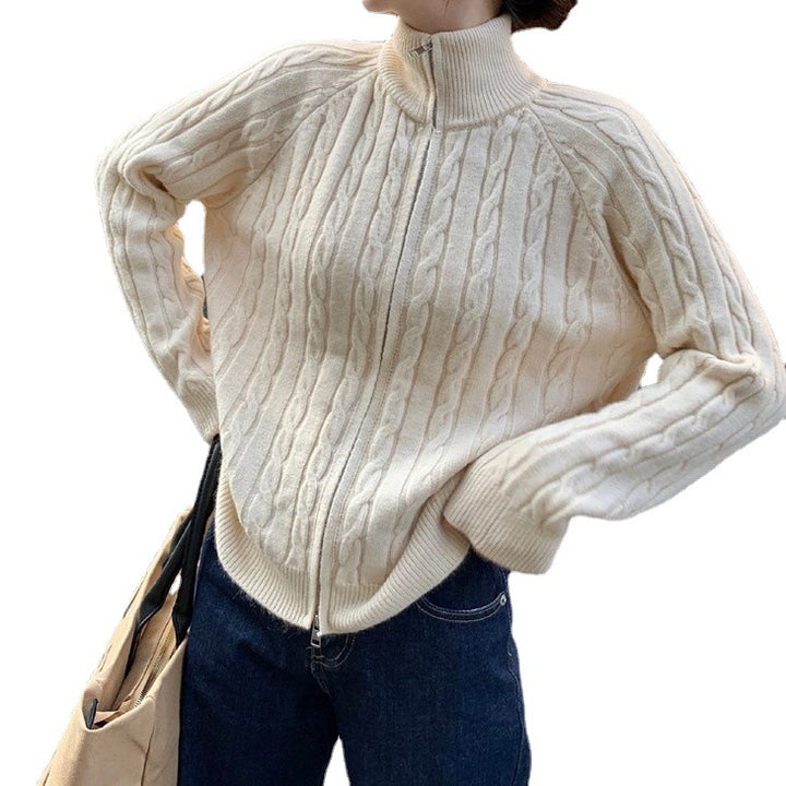 Kvinnenes chunky strikk cardigan med høy krage og asymmetrisk snitt Skjora