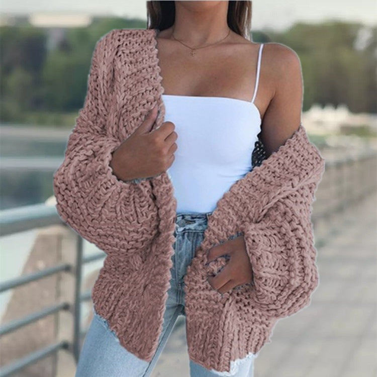 Kvinnens chunky strikket cardigan med oversized passform og avslappet design Skjora
