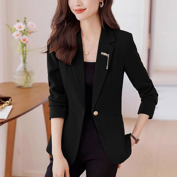 Damer moderne blazer med en litt tilpasset passform Skjora