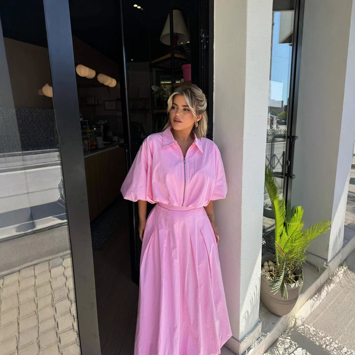 Kvinnes Elegant Maxi Kjole med Høy Utfellbar Hals og Bred Hem