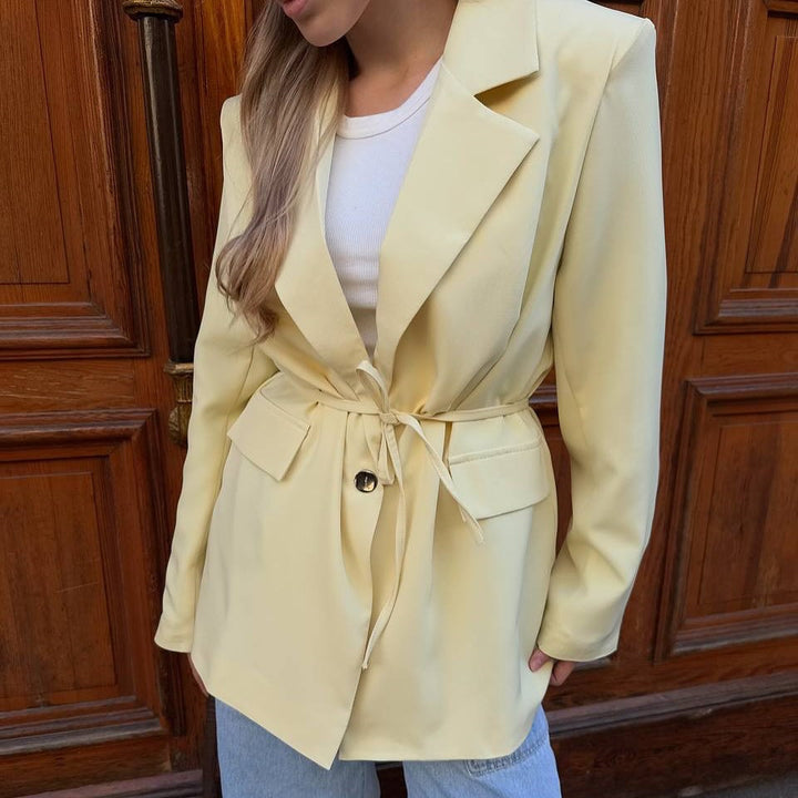 Dames trendy oversized blazerjakke med midjebelte Skjora