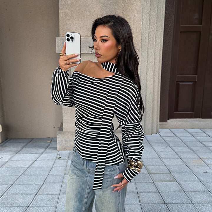 Dame asymmetrisk stripet topp med off-shoulder design og elegant sløyfe Skjora
