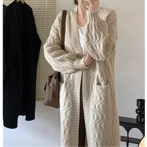 Kvinnelig chunky strikket cardigan med lommer og V-hals Skjora