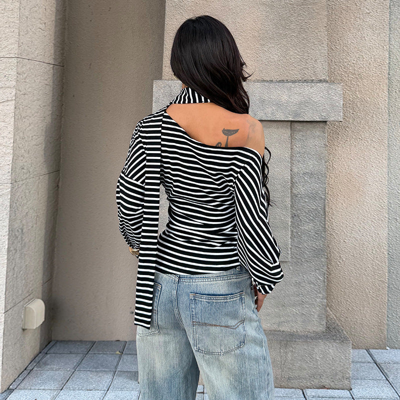 Dame asymmetrisk stripet topp med off-shoulder design og elegant sløyfe Skjora