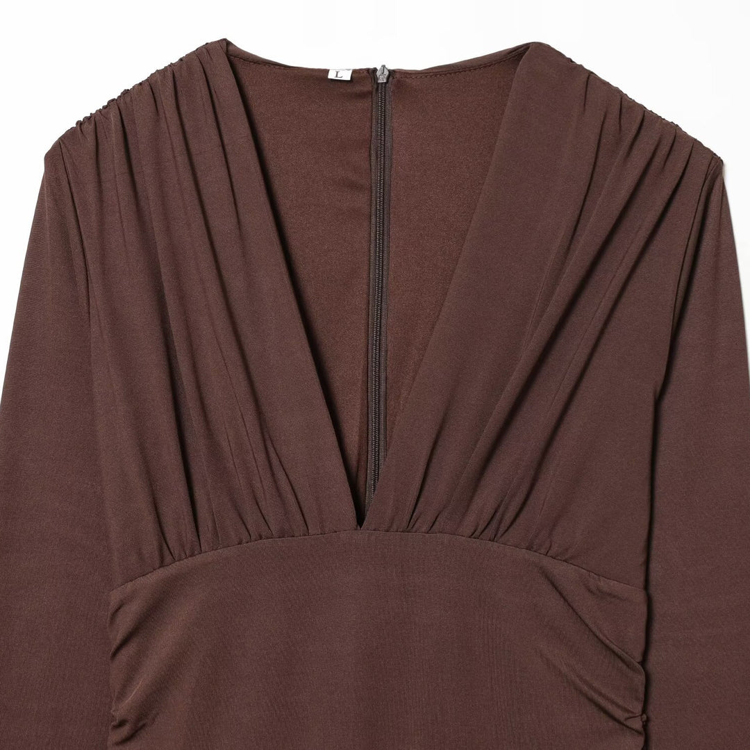 Dame Maxikjole med dyp V-hals og draperte detaljer Skjora