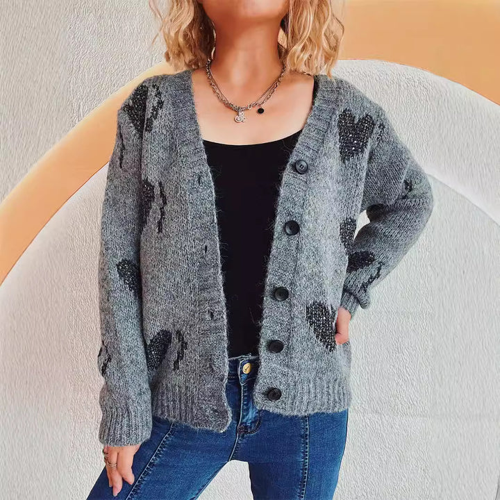 Kvinnens koselige cardigan med hjerte-design Skjora
