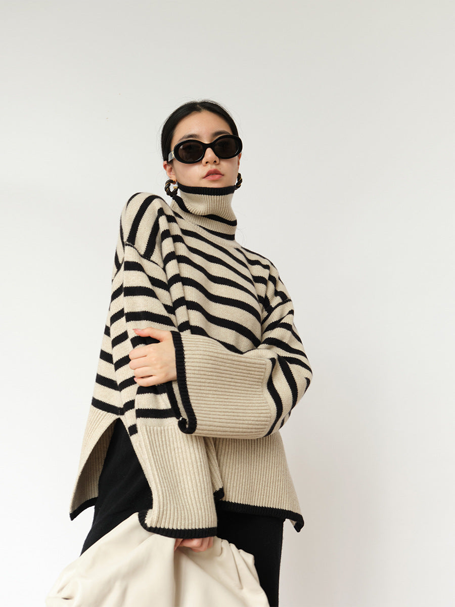 Kvinnes chunky strikket turtleneck genser med maritim stripemønster og avslappet snitt Skjora