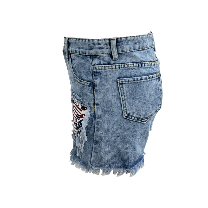 Dame Destroyed Denim Shorts med frynsete lommer og stilige applikasjoner Skjora