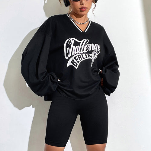 Dames uformell oversized hettegenser med V-hals og grafisk trykk Skjora