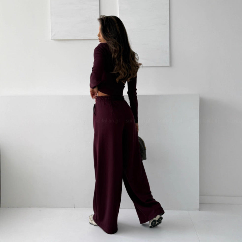 Damer Komfortabel Sett laget av cropped topp og brede joggebukser Skjora