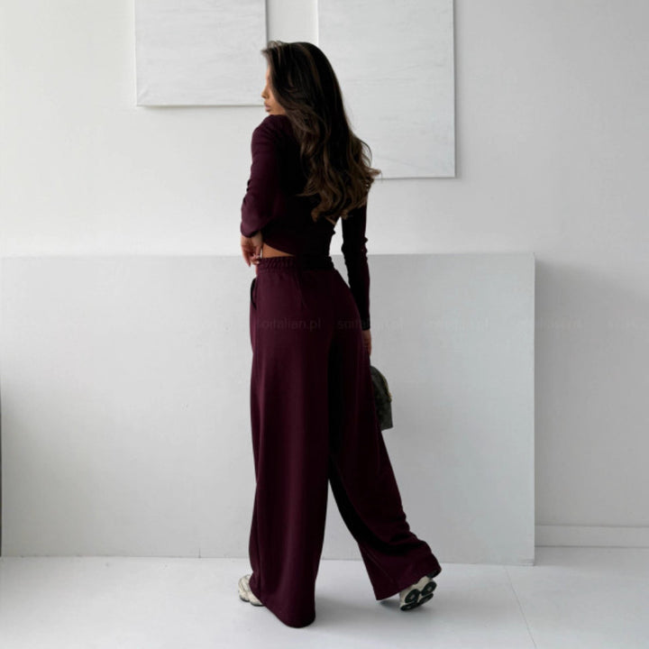 Damer Komfortabel Sett laget av cropped topp og brede joggebukser Skjora