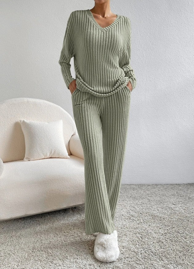 Kvinnens koselige strikkede jumpsuit i moderne ribbedesign Skjora
