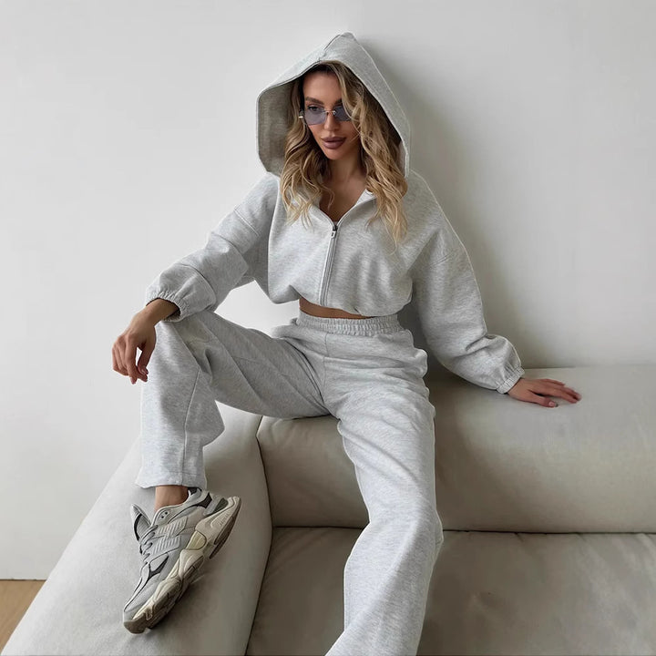 Kvinners elegante sporty sett med hette og vide bukser Skjora