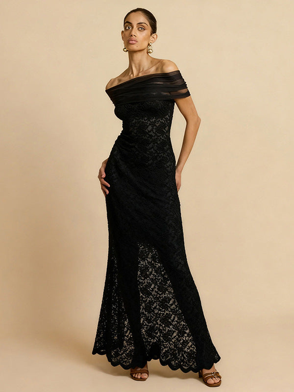 Dame blonde maxikjole med off-shoulder design og elegant draperingseffekt Skjora