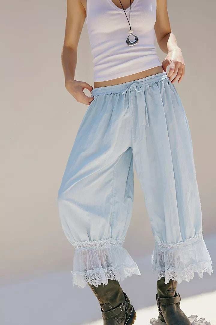 Damer luftig og elegant culotte med spiss dekorasjon Skjora
