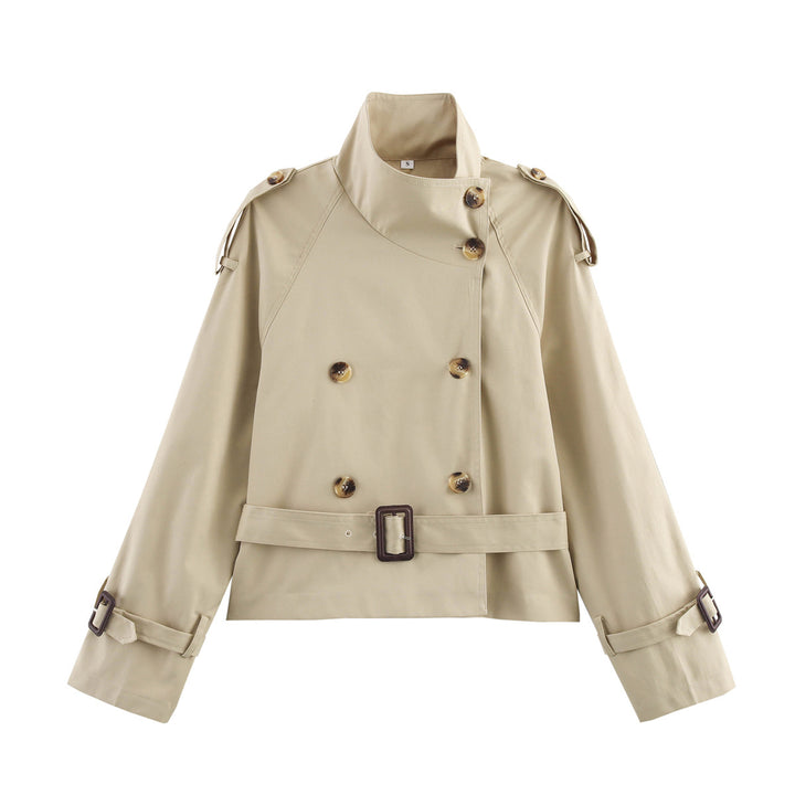 Dame moderiktig trenchcoat med asymmetrisk knappestolpe og belte i midjen Skjora