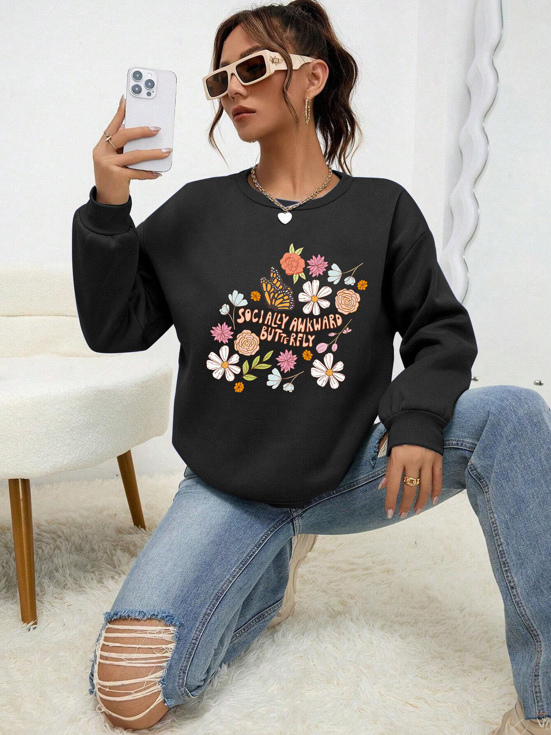 Kvinne sweatshirt med kreativt blomsterdesign og inspirerende trykk Skjora
