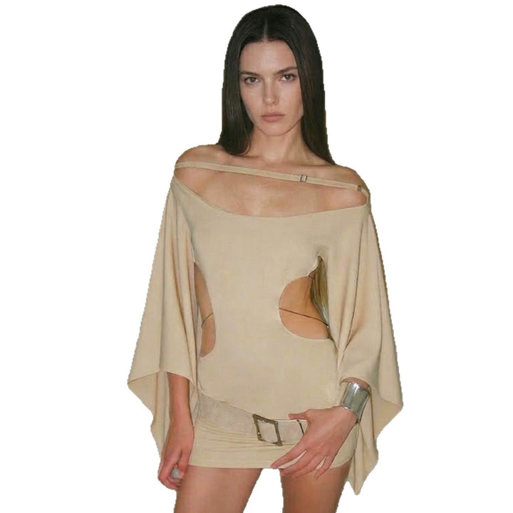 Dame elegant oversized kjole med transparente utsnitt og moderne design Skjora