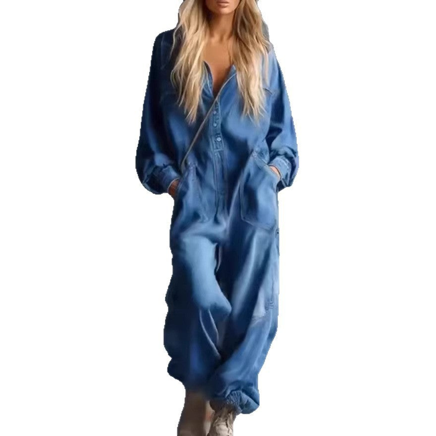 Kvinnes avslappet denim jumpsuit med hette og praktiske lommer Skjora