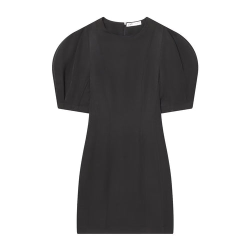 Damer elegant kjole med skulderputer og tidløst design Skjora