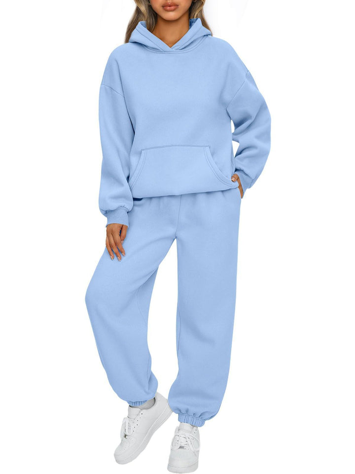 Dame Komfortabel Hettegensere Suit Laget av Mykt Sweatstoff Skjora
