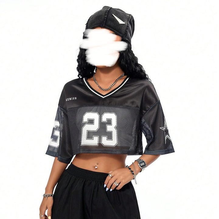 Dame sporty crop-top laget av pustende mesh-materiale med nummer CD-Skjora