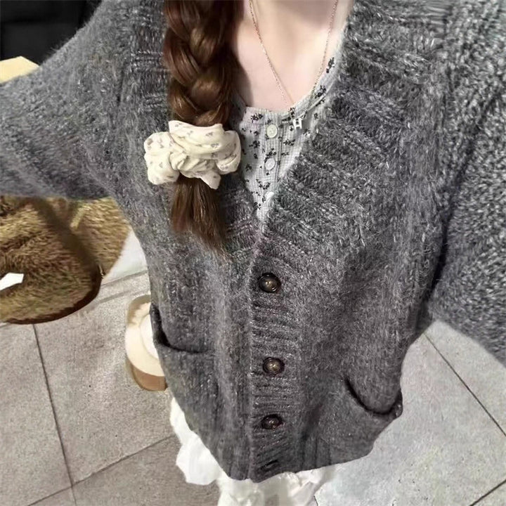 Dames Cozy Cardigan med Dyp V-Hals og Dekorative Knapper Skjora