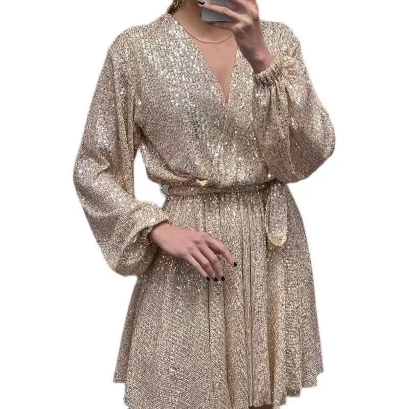Kvinne Glitterende Mini Kjole med V-Hals og Elegante Puffermarmer Skjora