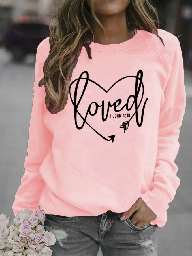 Kvinnelig sweatshirt med hjerteformet trykk og inspirerende budskap Skjora