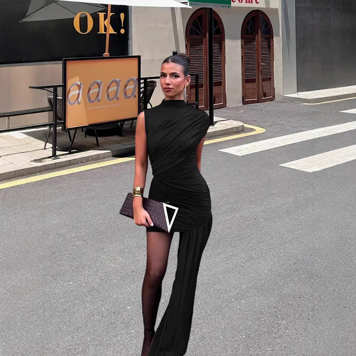 Dame couture mini kjole med asymmetrisk snitt og rynker Skjora