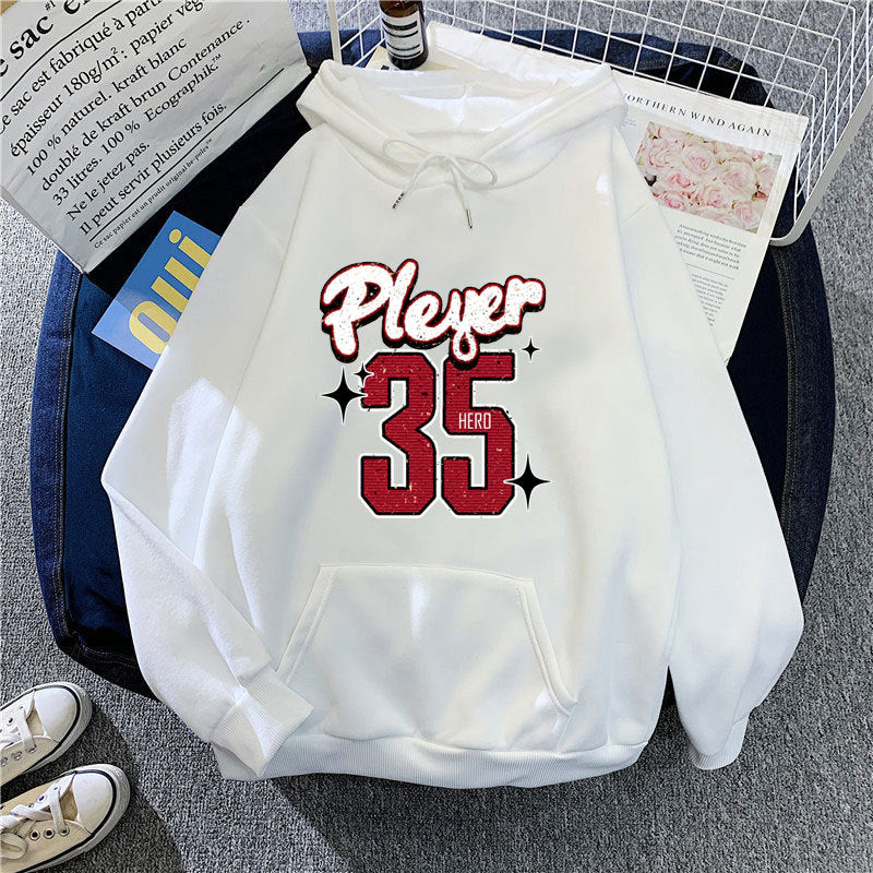 Damer hettegenser med kreativt basketballdesign Skjora
