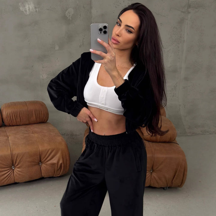 Dame sporty velour joggesett med korte ermer og vide bein Skjora