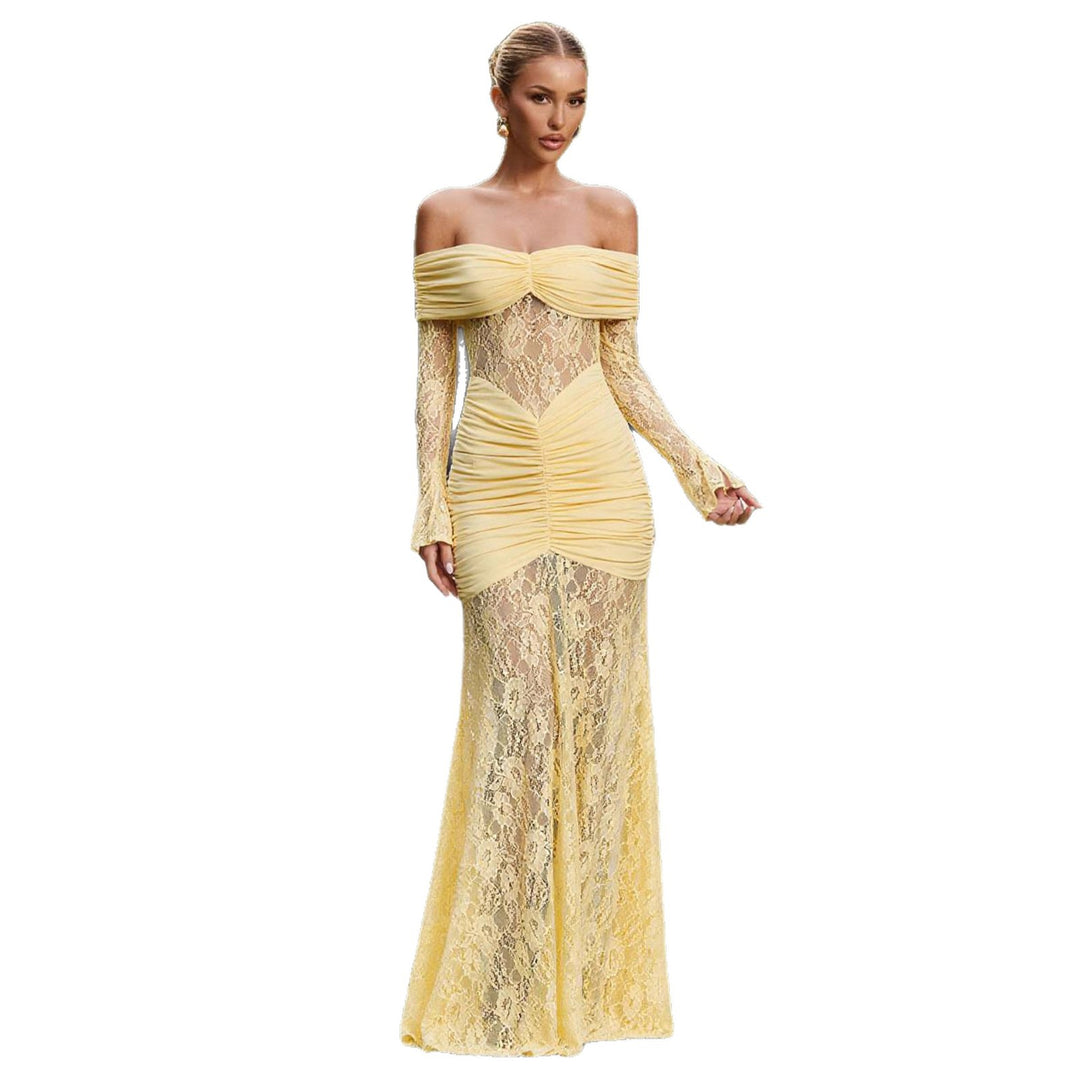 Kvinne Elegant Blonde Kvelds kjole med Off-the-Shoulder Silhuett og Raffinerte Volanger Detaljer